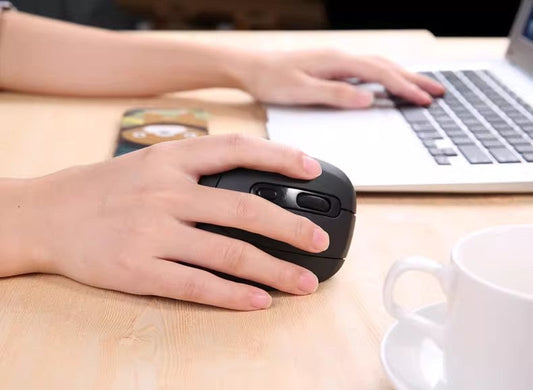 Waarom-een-ergonomische-muis-essentieel-is-voor-jouw-werkplek Ergo-Specialist.nl