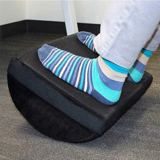 Het-comfort-van-een-ergonomische-Voetensteunen-bij-bureau-en-beeldscherm-werk Ergo-Specialist.nl